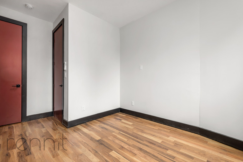 127 Thames Street, Apt 1L Image 5