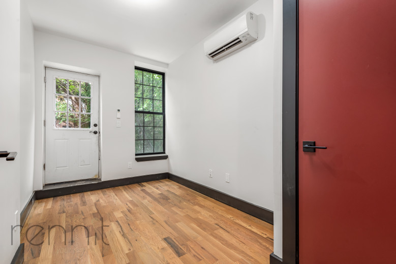 127 Thames Street, Apt 1L Image 7