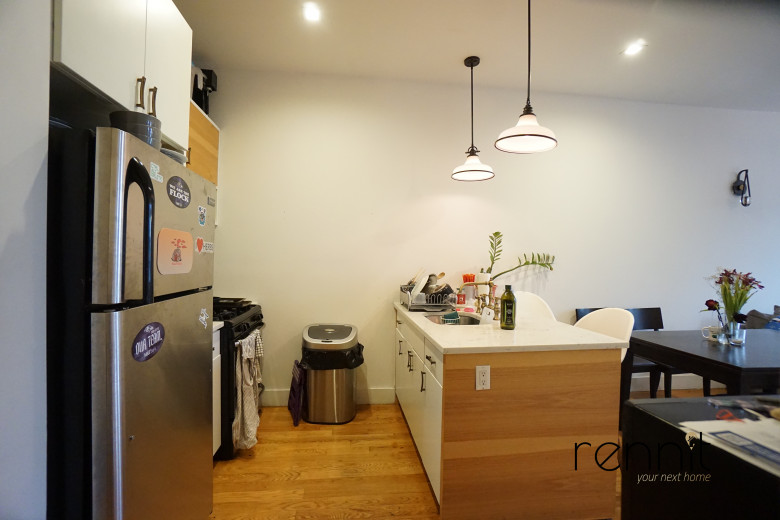 376 Bleecker St, Apt 2 Image 4