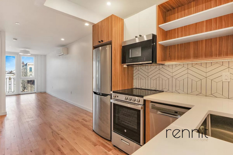 770 Lexington Ave, Apt 2C Image 2