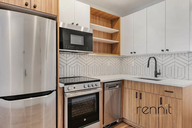 770 Lexington Ave, Apt 2C Image 10