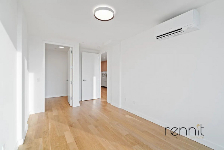 375 Dean St, Apt 502 Image 3