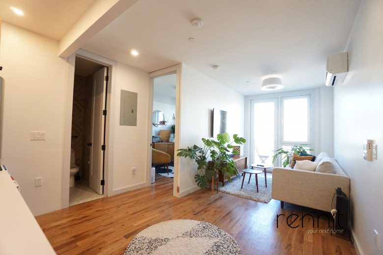 770 Lexington Ave, Apt 3A Image 32