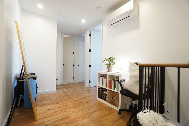 770 Lexington Ave, Apt 3A Image 37