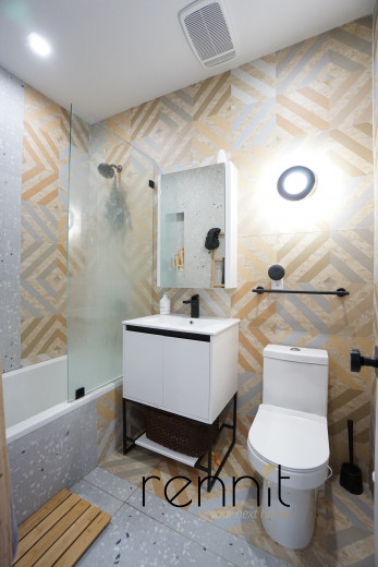 770 Lexington Ave, Apt 3A Image 38