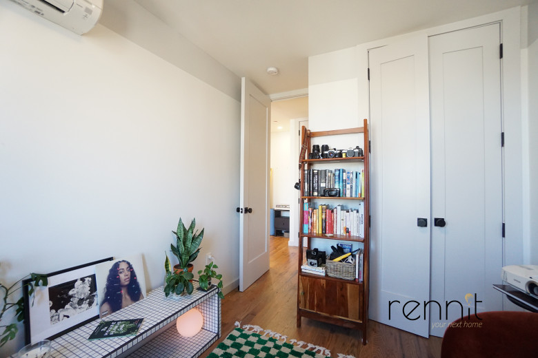 770 Lexington Ave, Apt 3A Image 43