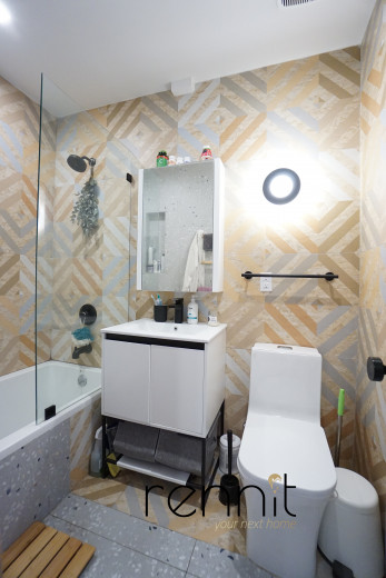 770 Lexington Ave, Apt 3A Image 44