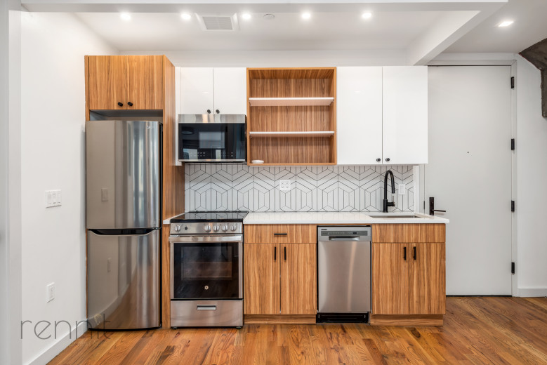 770 Lexington Ave, Apt 3A Image 7