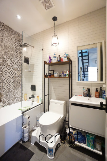 295 Montgomery St, Apt 4R Image 16