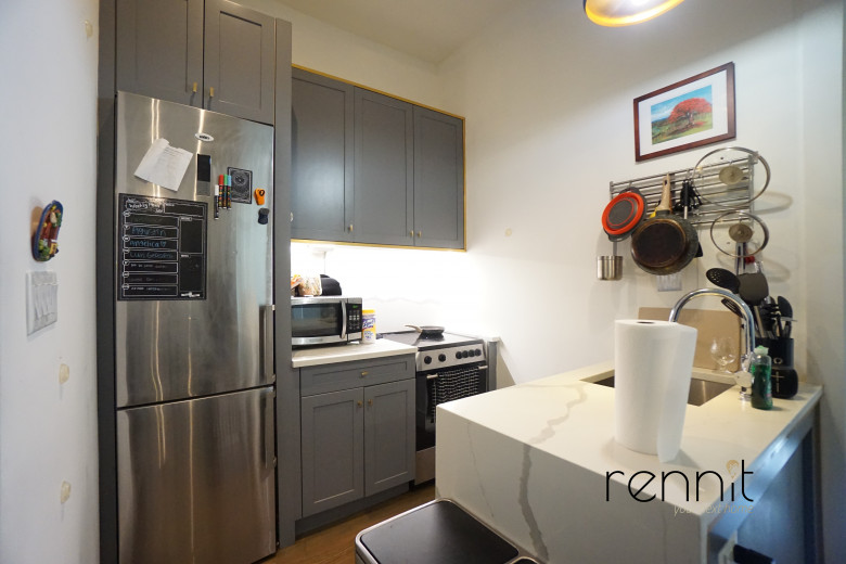 295 Montgomery St, Apt 4R Image 4
