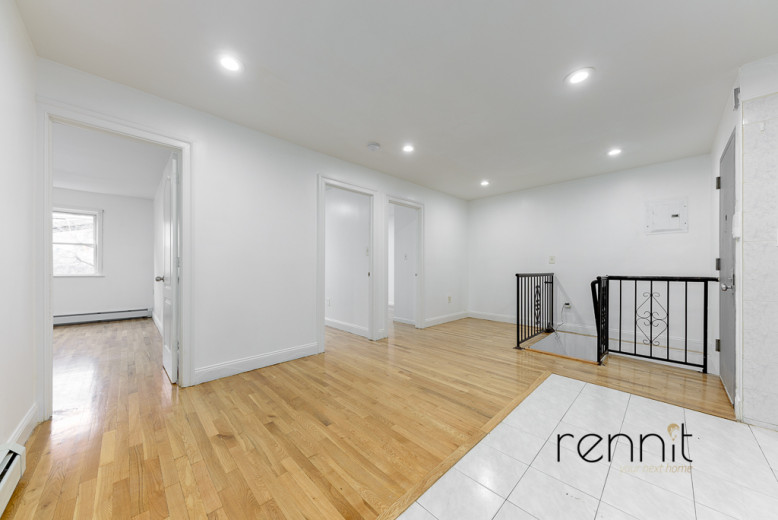 1107 Irving Ave, Apt 1B Image 3