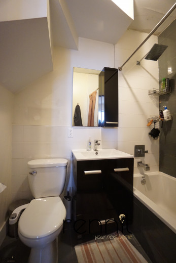 453 Franklin Ave, Apt 2A Image 7
