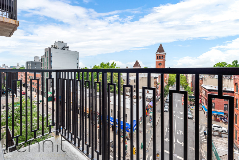 1430 Fulton St, Apt 806 Image 4