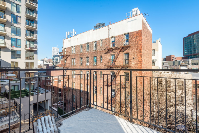 375 Dean St, Apt 510 Image 4