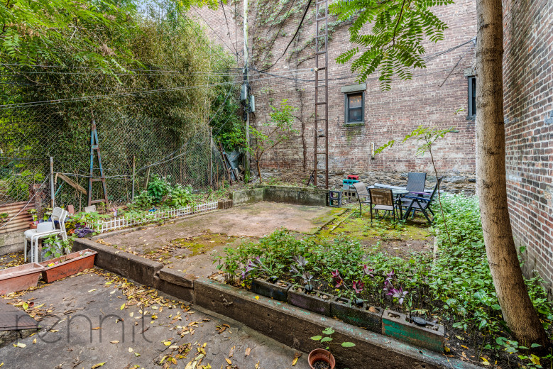 26 Irving Ave, Apt 1R Image 1