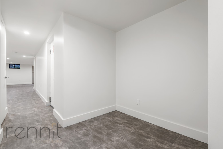 26 Irving Ave, Apt 1R Image 11