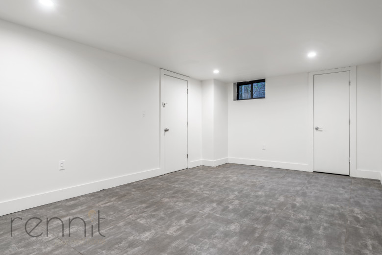 26 Irving Ave, Apt 1R Image 12