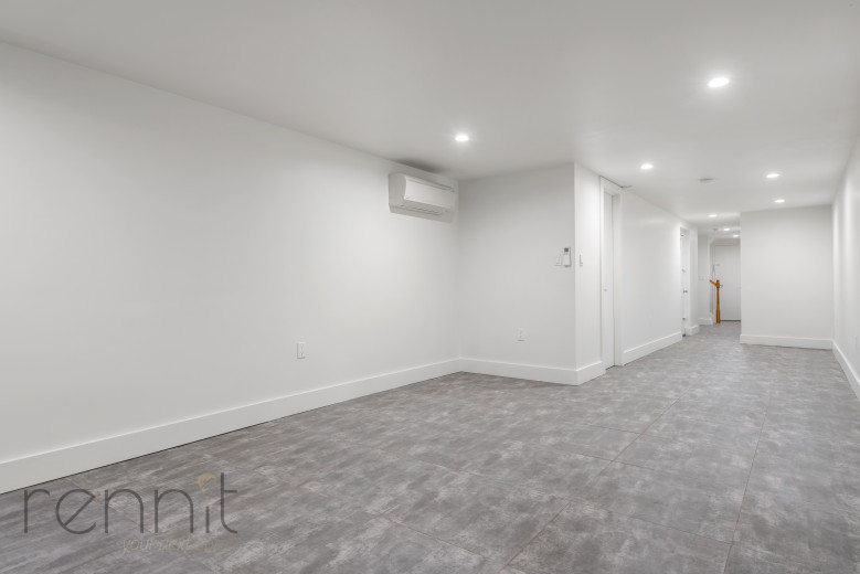 26 Irving Ave, Apt 1R Image 13