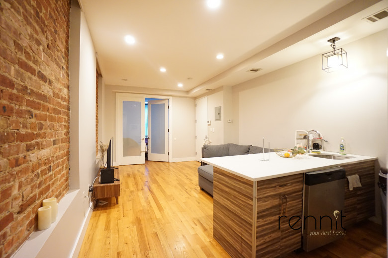 224 Schaefer St, Apt 1R Image 2