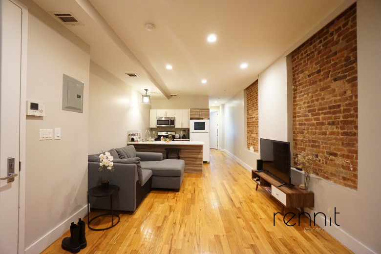 224 Schaefer St, Apt 1R Image 3