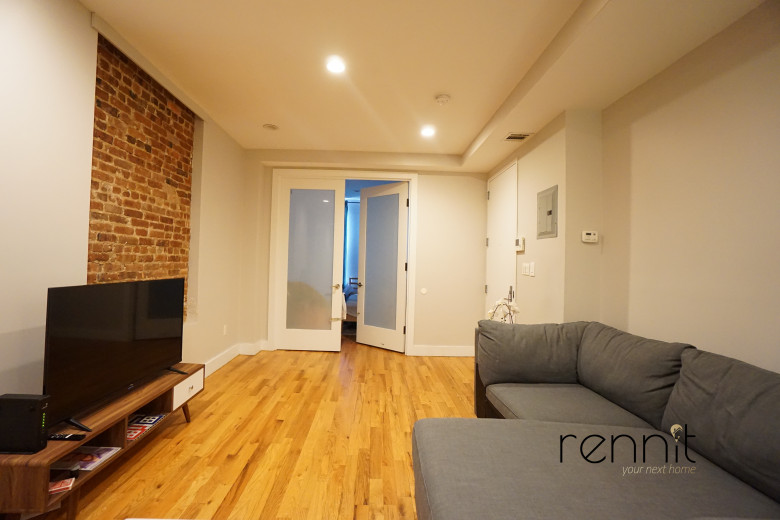 224 Schaefer St, Apt 1R Image 4