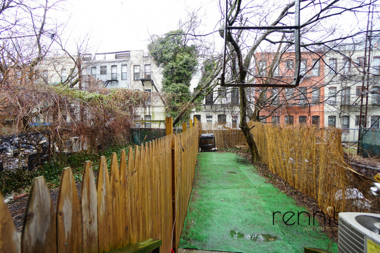 224 Schaefer St, Apt 1R Image 8