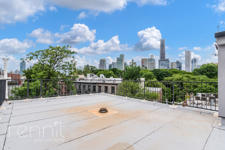 332 Myrtle Ave, Apt 4B Image 16