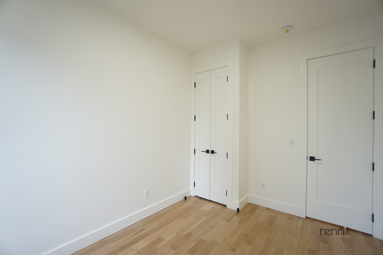 332 Myrtle Ave, Apt 4B Image 5