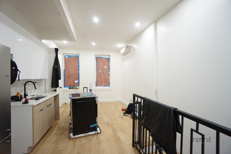 332 Myrtle Ave, Apt 1A Image 2