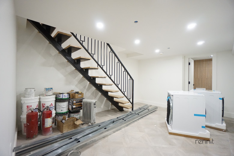 332 Myrtle Ave, Apt 1A Image 8