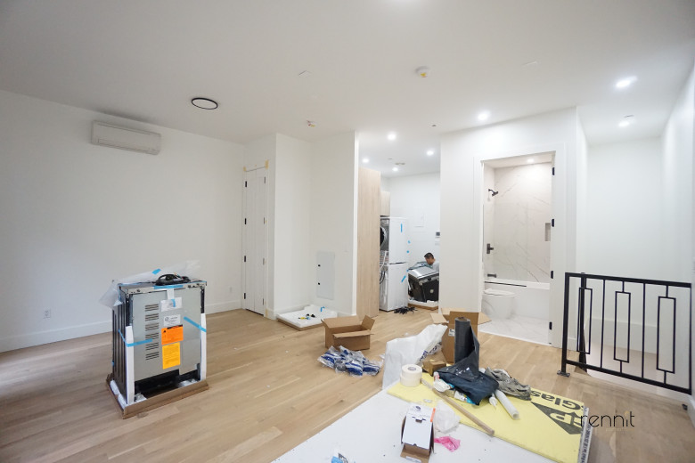 332 Myrtle Ave, Apt 1B Image 4