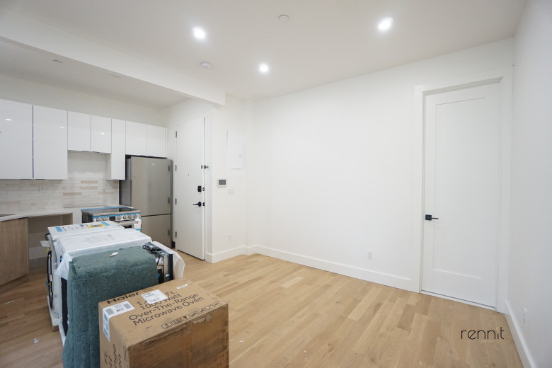 332 Myrtle Ave, Apt 3B Image 1