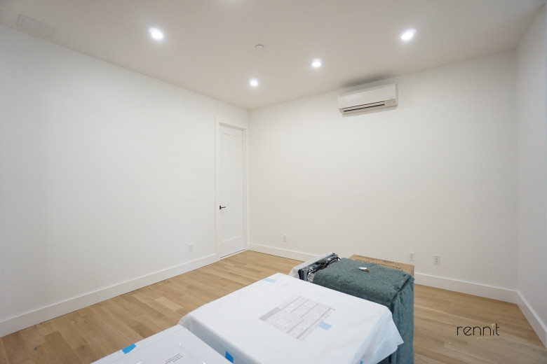 332 Myrtle Ave, Apt 3B Image 2
