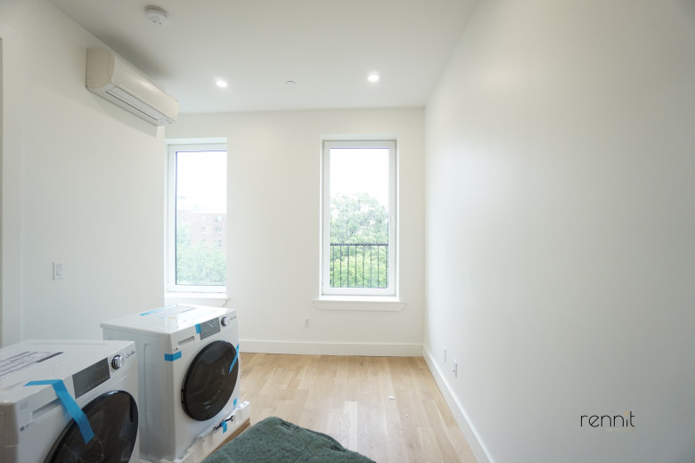 332 Myrtle Ave, Apt 3F Image 3