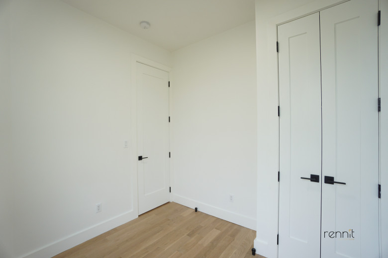 332 Myrtle Ave, Apt 3F Image 6