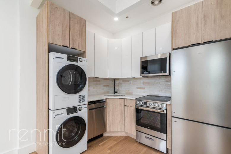 332 Myrtle Ave, Apt 4A Image 9
