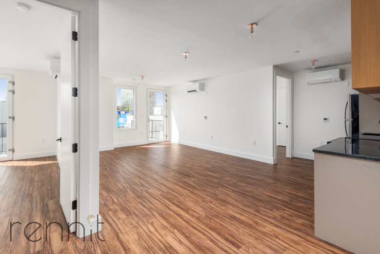 26-24 4th St, Apt 707A Image 4