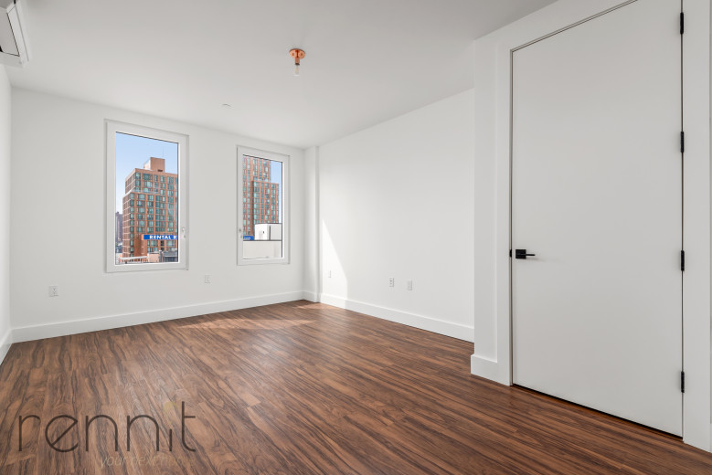 26-24 4th St, Apt 707A Image 8
