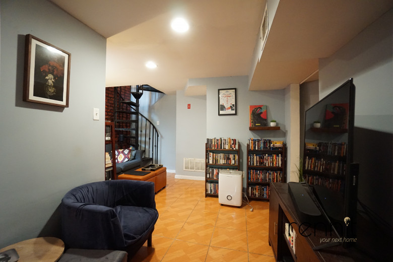 823 St Johns Pl, Apt 1B Image 10