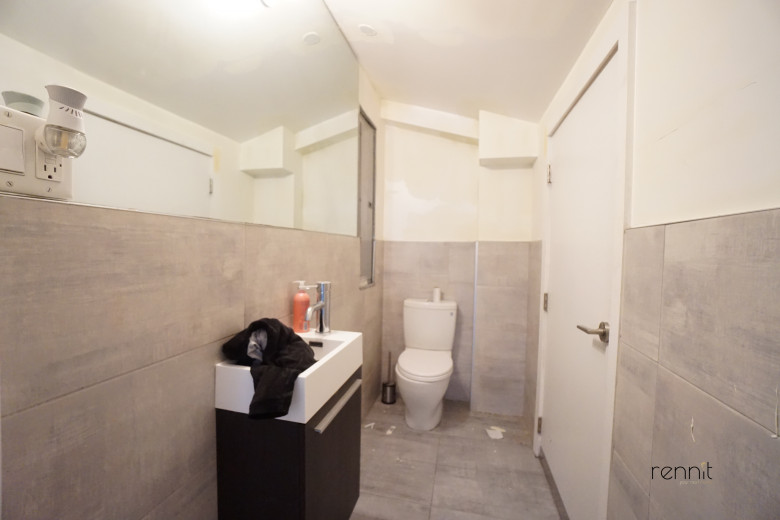 287 McGuinness Blvd, Apt 4B Image 10