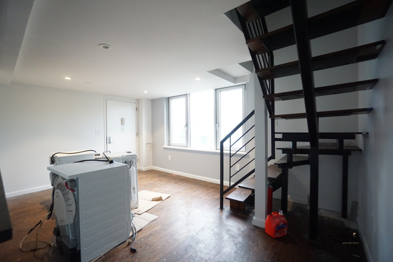 299 McGuinness Blvd, Apt 2B Image 1