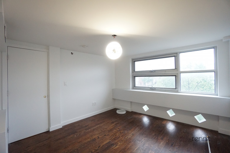299 McGuinness Blvd, Apt 2B Image 11