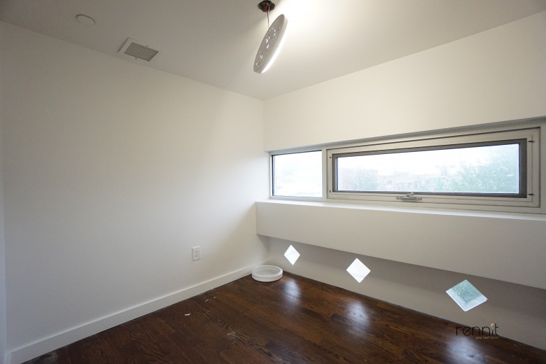 299 McGuinness Blvd, Apt 2B Image 13