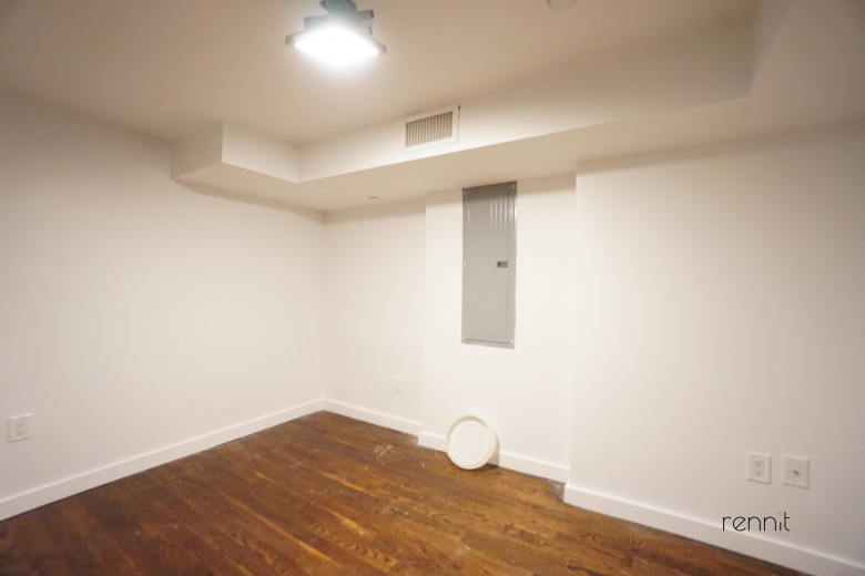299 McGuinness Blvd, Apt 2B Image 14