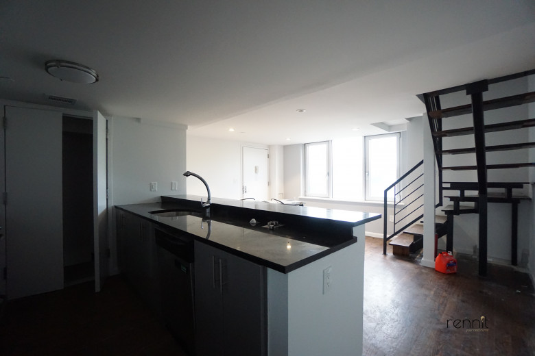 299 McGuinness Blvd, Apt 2B Image 3