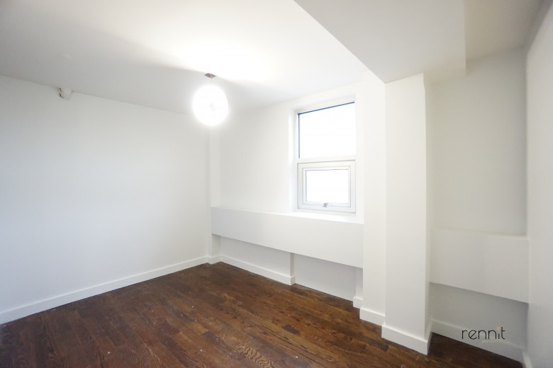 299 McGuinness Blvd, Apt 2B Image 9