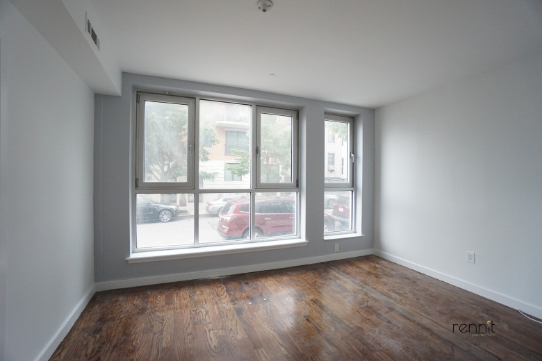 287 McGuinness Blvd, Apt 1B Image 1