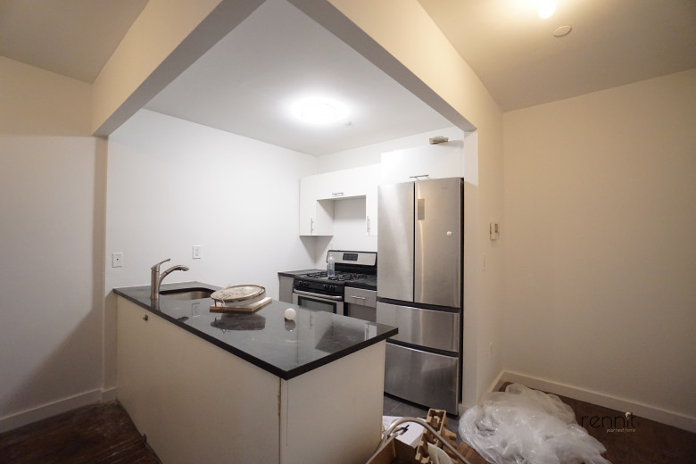287 McGuinness Blvd, Apt 1B Image 2