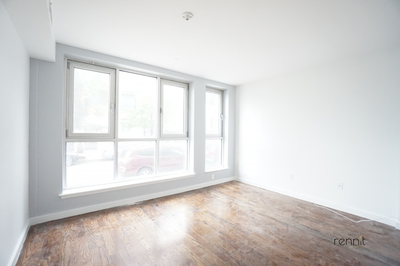 287 McGuinness Blvd, Apt 1B Image 5