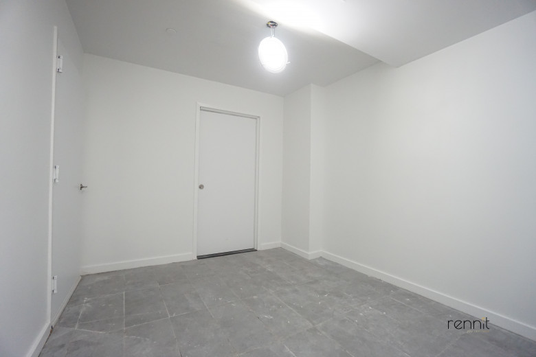 287 McGuinness Blvd, Apt 1B Image 8